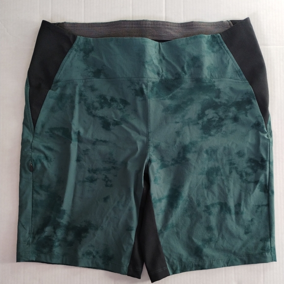 Mountain Hardwear Pants - Mountain Hardware Chockstone Women's Active Shorts, XL